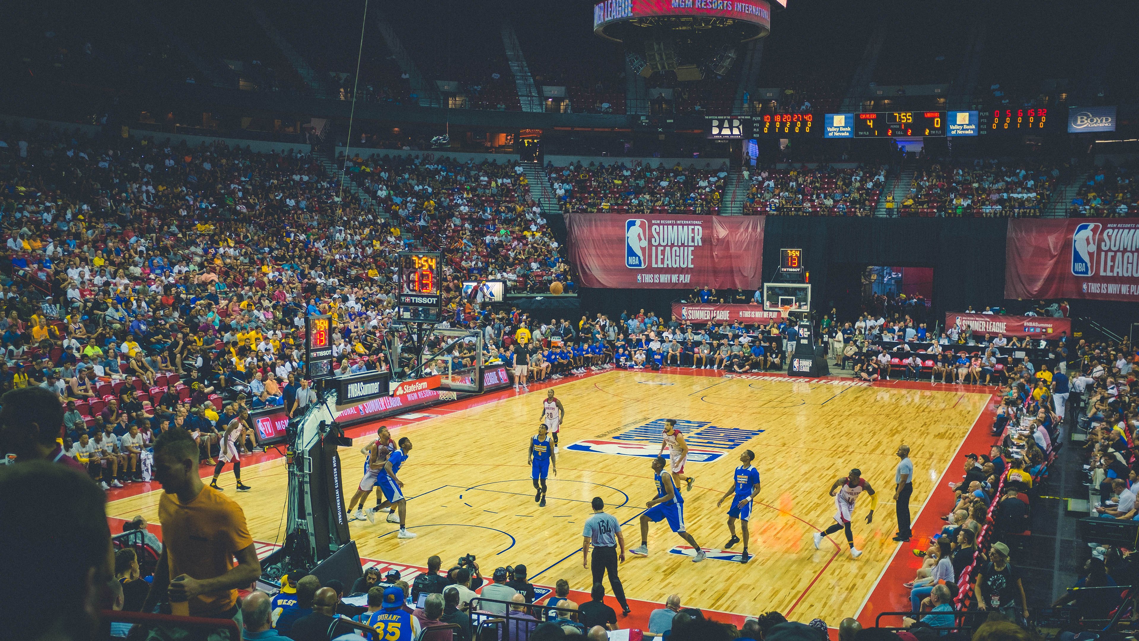 《明星主播聊电竞：他们的最爱游戏TOP3》，游戏主播和明星一起玩游戏